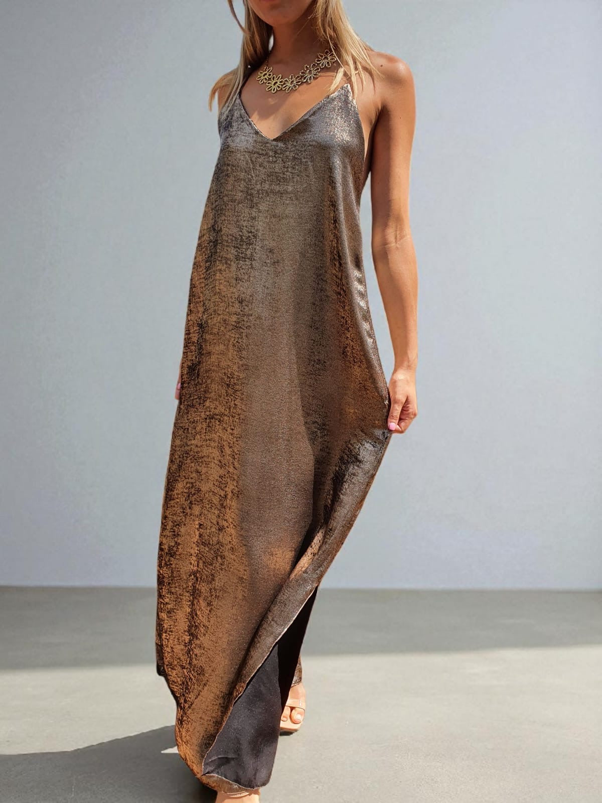 Robe longue bretelles croisées & perlées - bronze