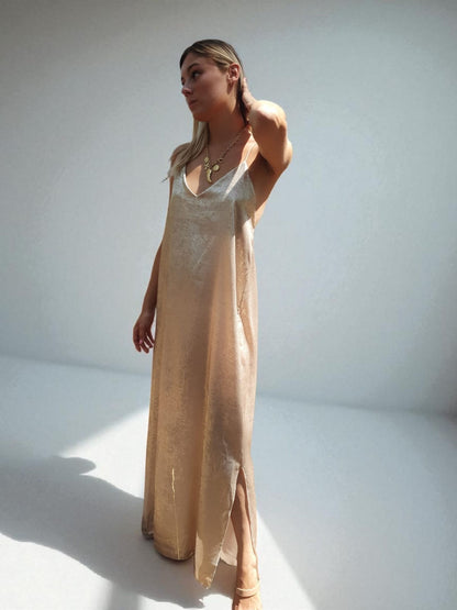 Robe longue bretelles croisées & perlées - champagne