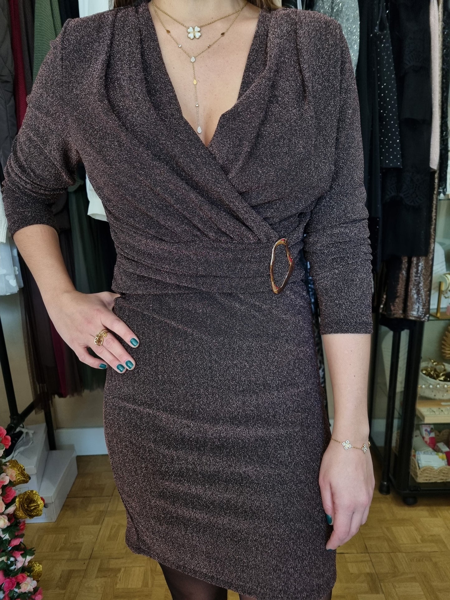 Robe pailletée drapée cache cœur - bronze