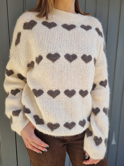 Pull écru petits cœurs gris