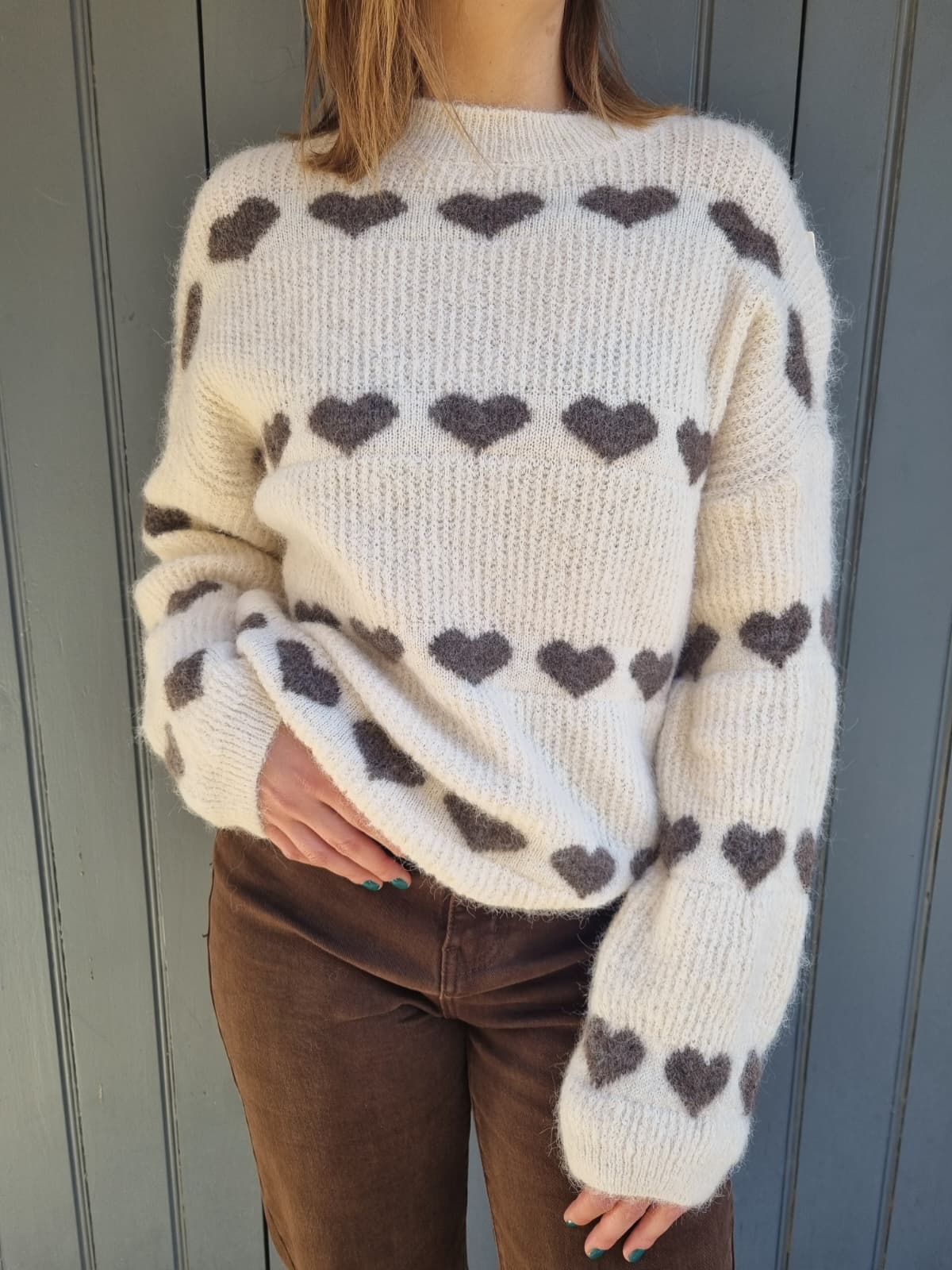 Pull écru petits cœurs gris