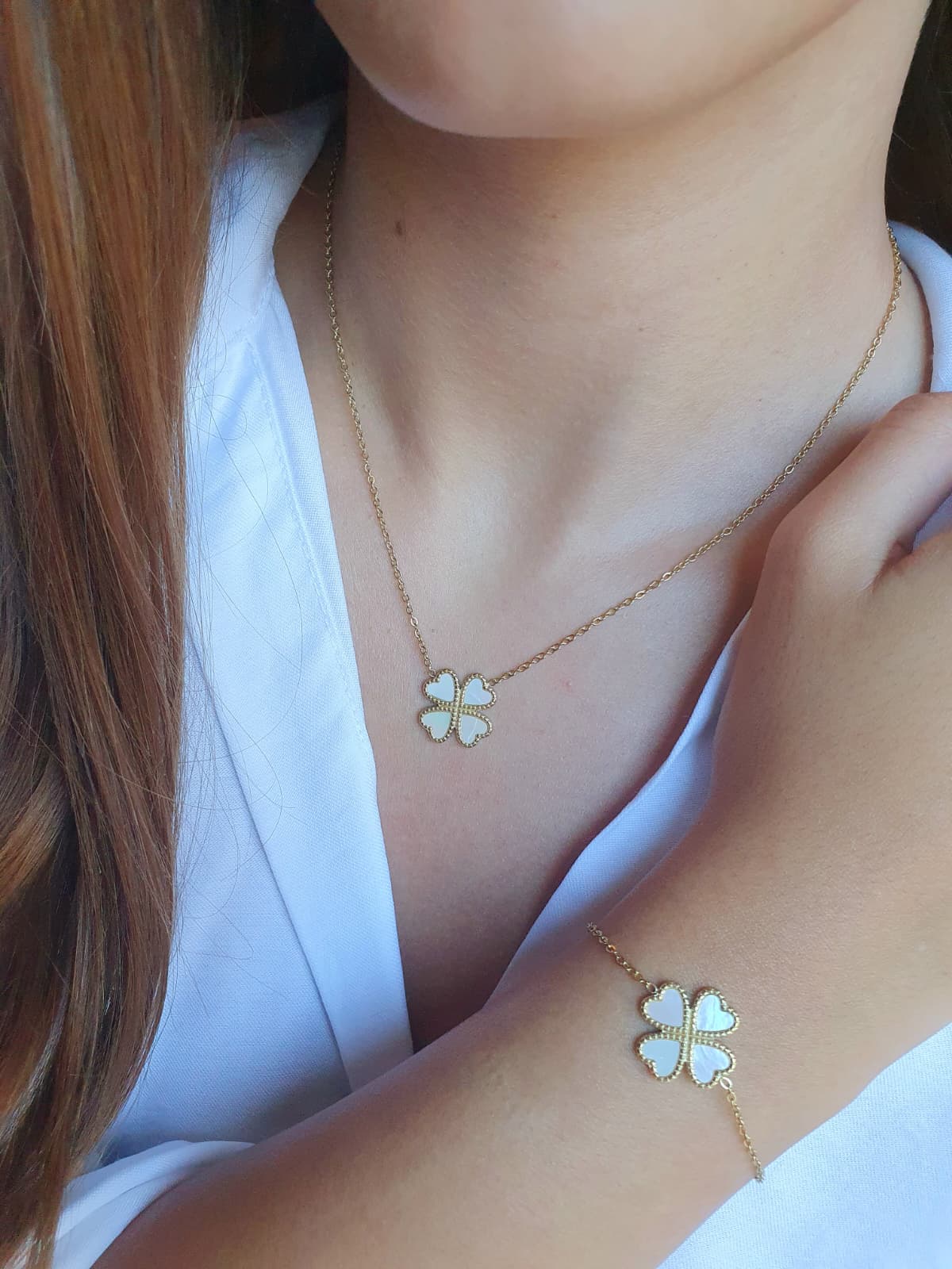 Collier trèfle à 4 feuilles nacré - doré
