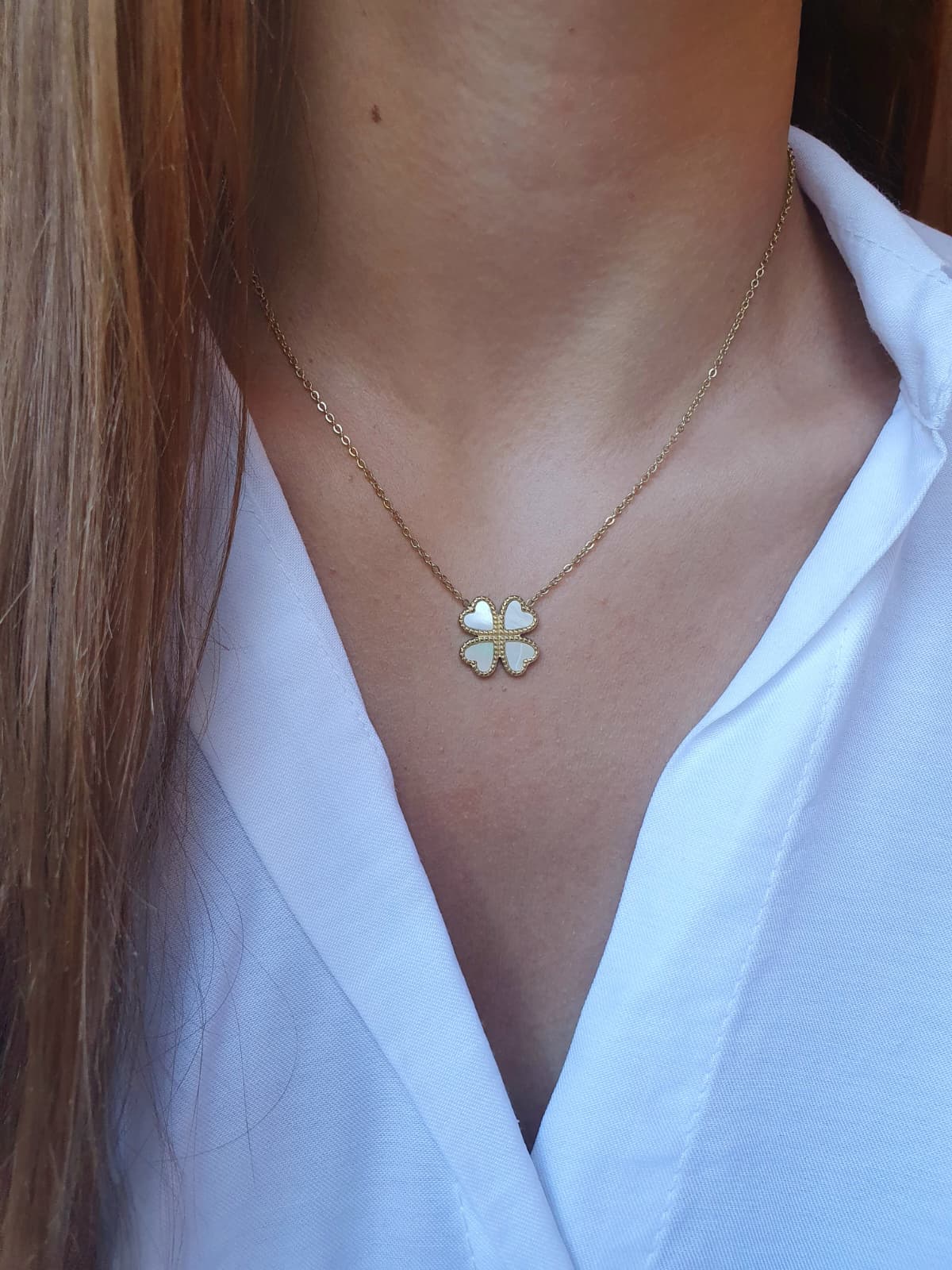 Collier trèfle à 4 feuilles nacré - doré