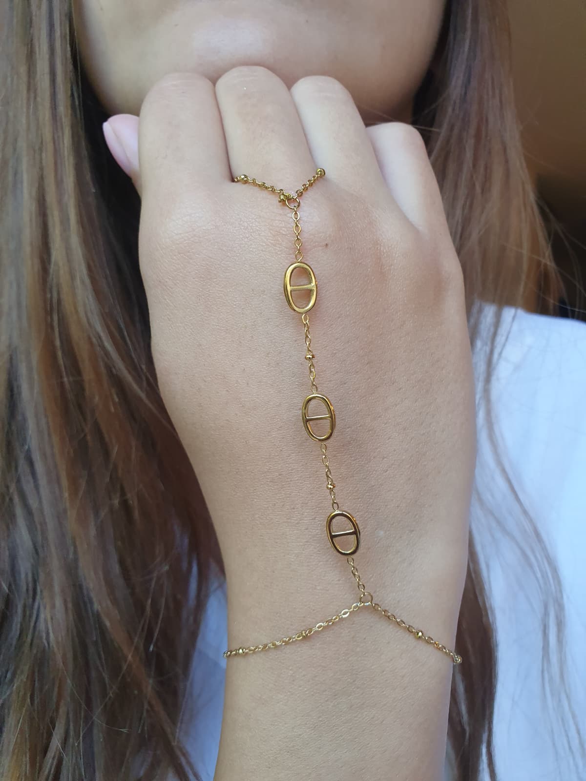 Bijou de main maille marine & perles - doré