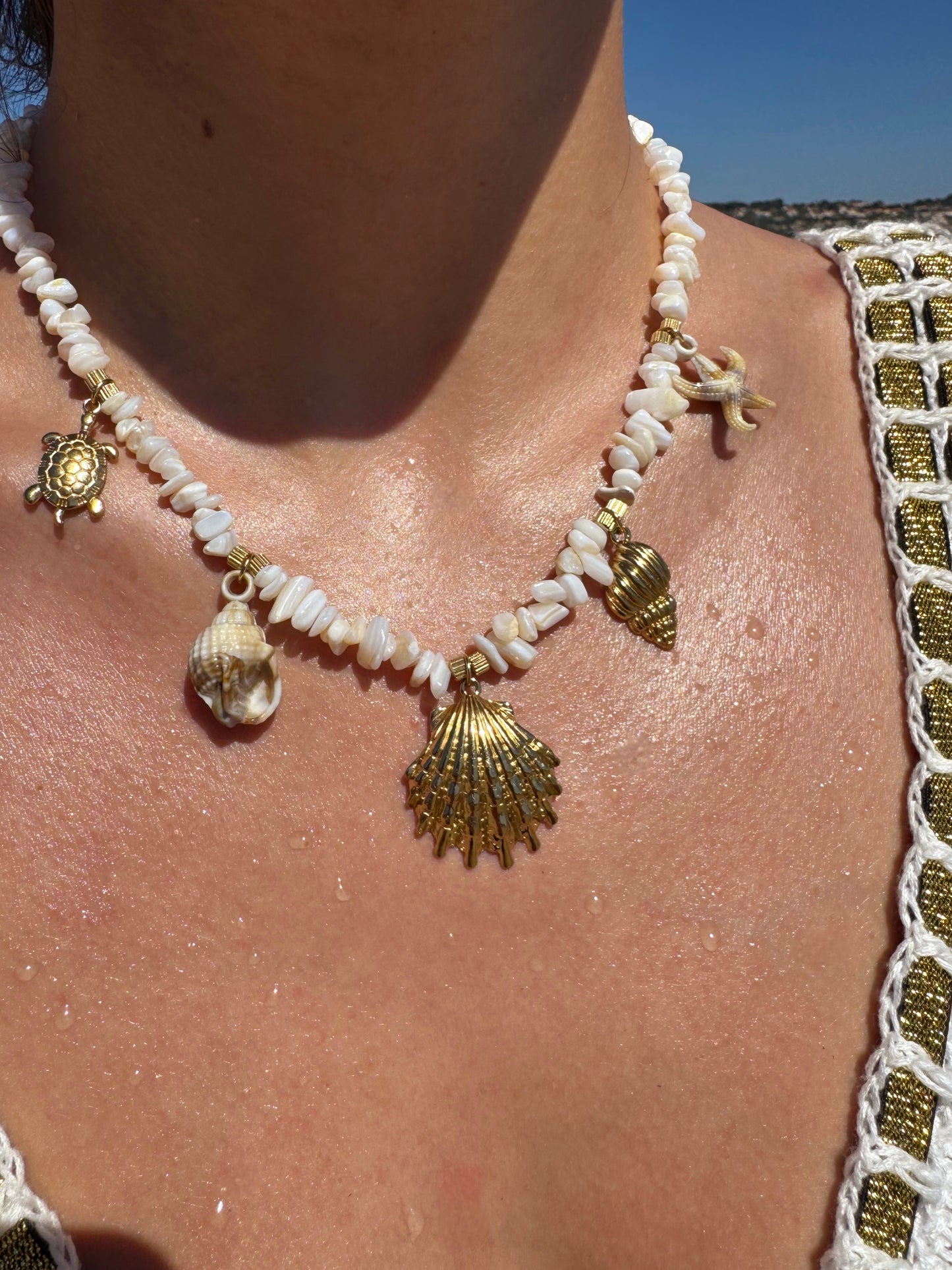Collier pierre et breloques | Blanc / Doré