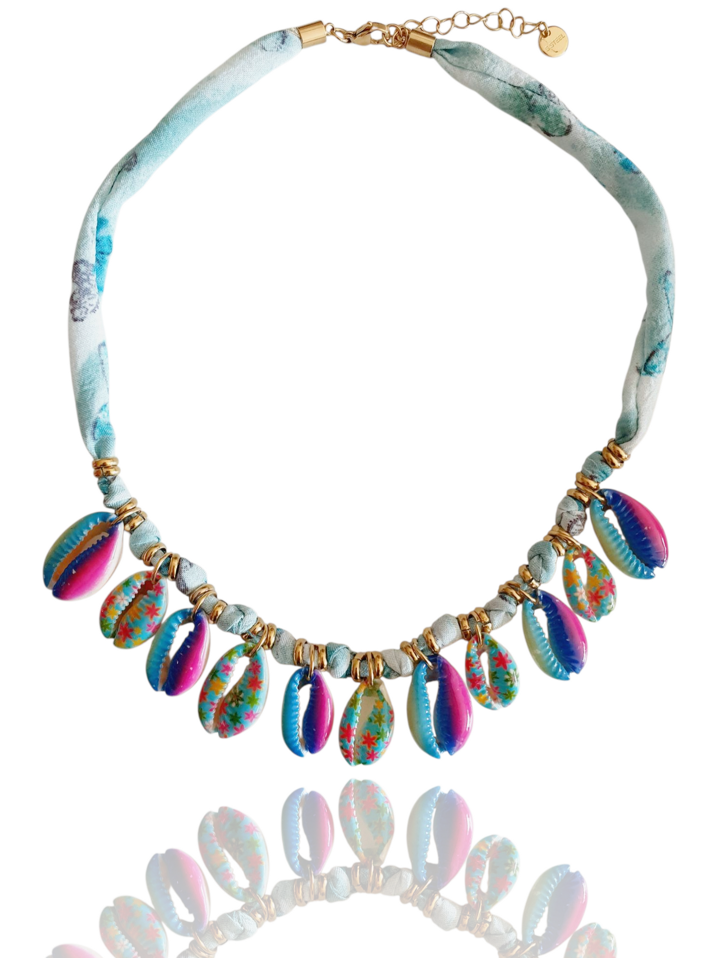 Collier tissu coquillages cauri - doré/bleu