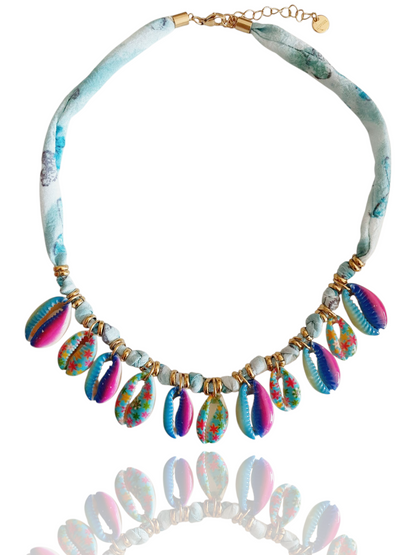 Collier tissu coquillages cauri - doré/bleu