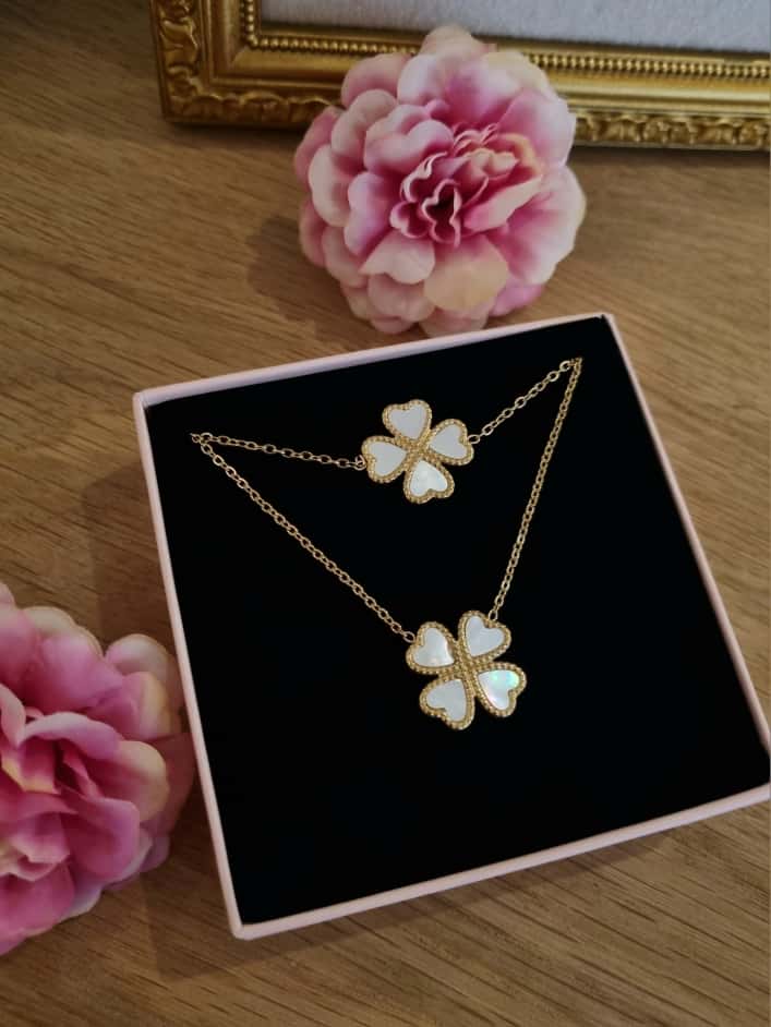 Parure trèfle à 4 feuilles nacré - doré