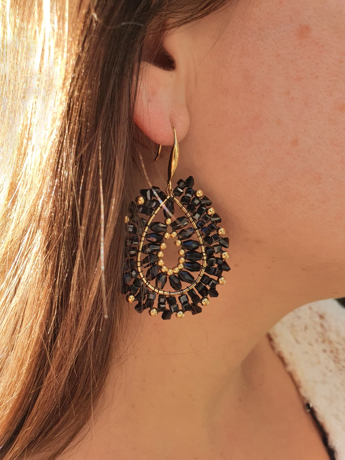 Boucles d'oreilles perlées - doré / noir