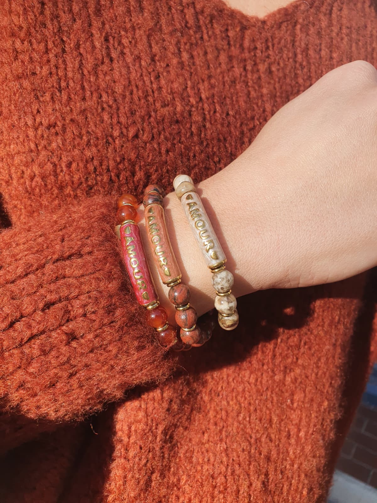 Bracelet AMOUR en pierre naturelle - doré / coloris au choix