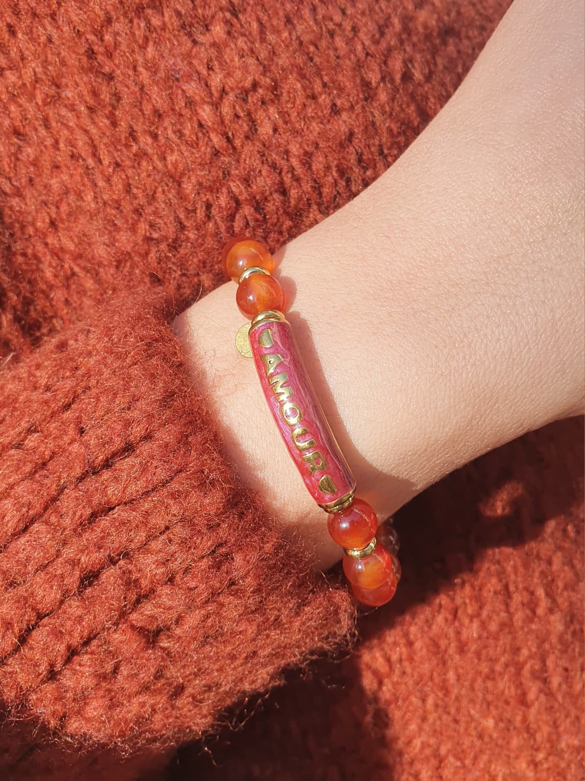 Bracelet AMOUR en pierre naturelle - doré / coloris au choix