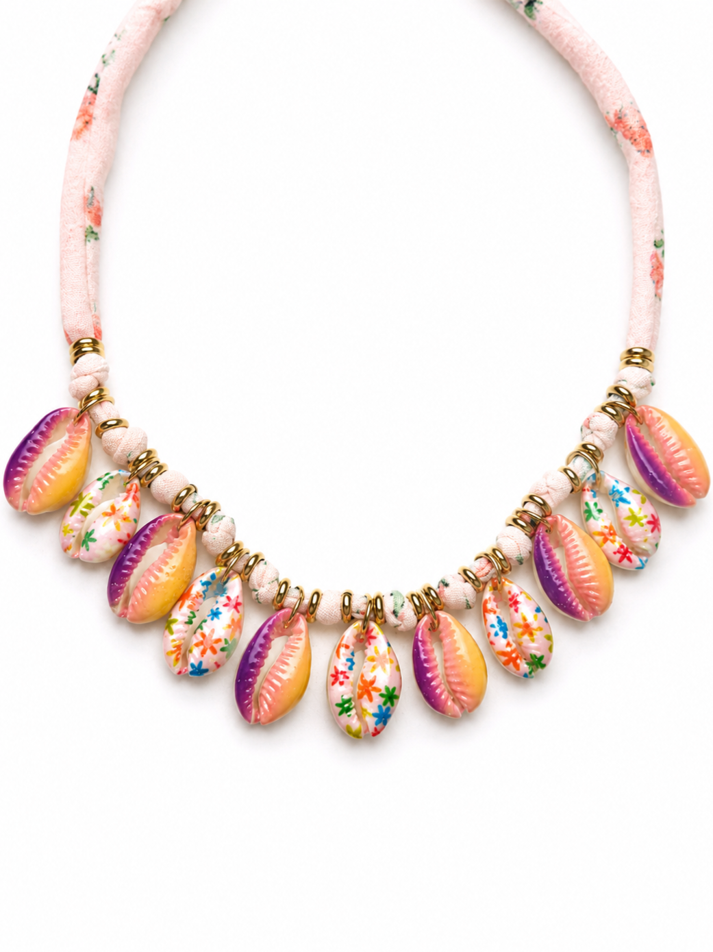 Collier tissu coquillages cauri - doré/rose clair