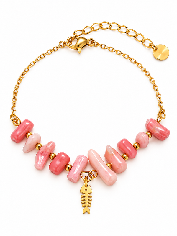 Bracelet perles corail et breloque arête de poisson - doré