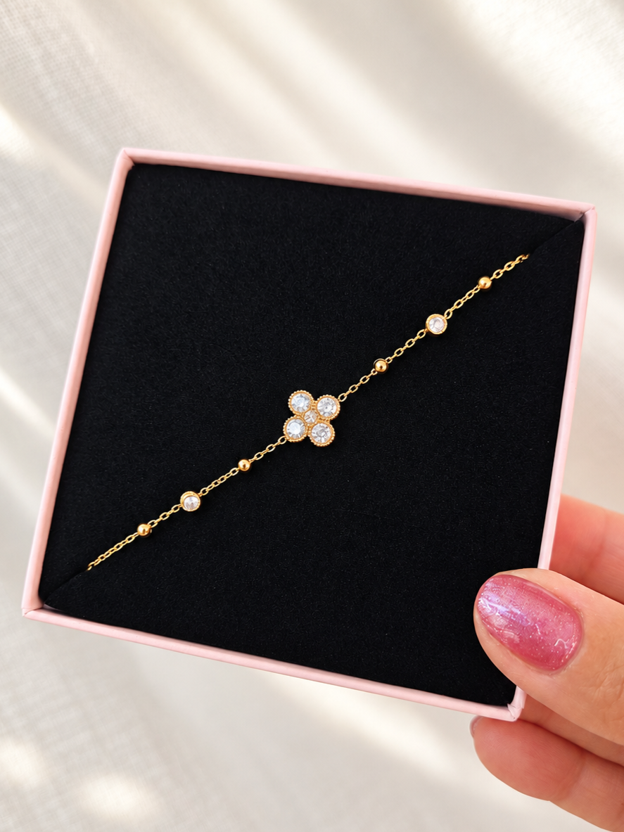 Bracelet NOVELYA dans son écrin rose