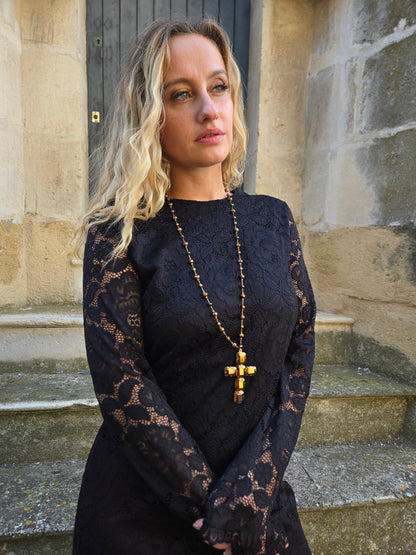 Robe longue noire en dentelle