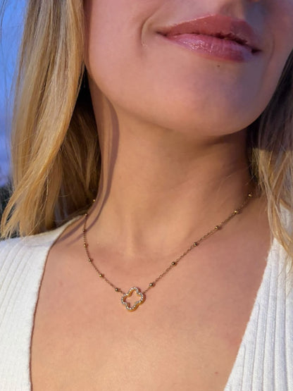 Bracelet petites perles et trèfle zircons | doré