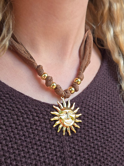 Collier tissu breloque Soleil