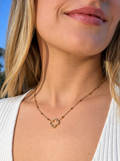 Bracelet petites perles et trèfle zircons | doré