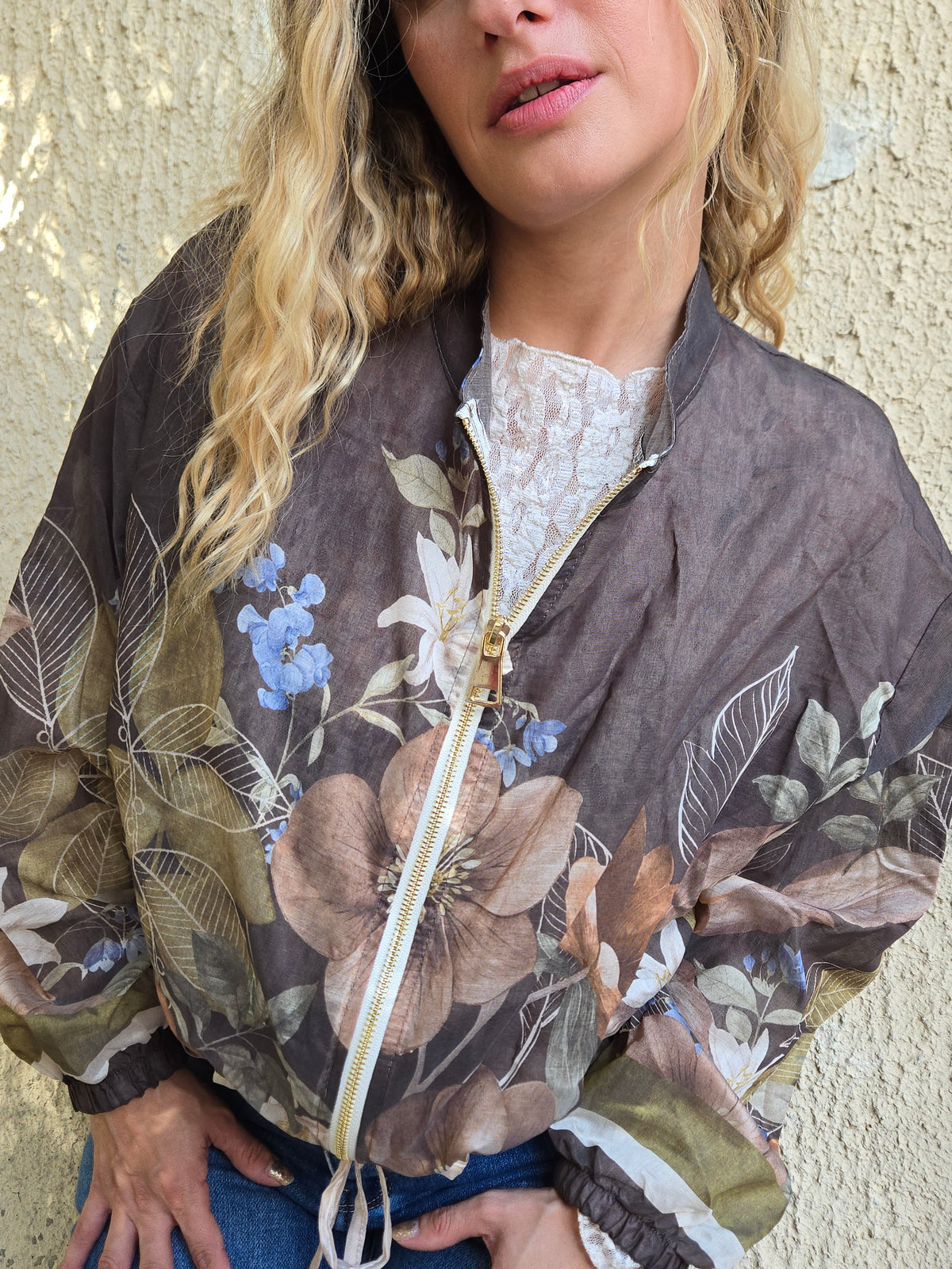 Blouson fleuri kaki