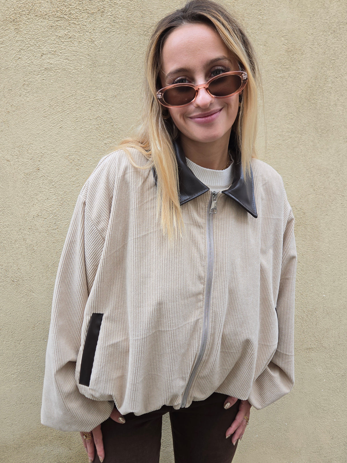Blouson oversize beige en velours côtelé