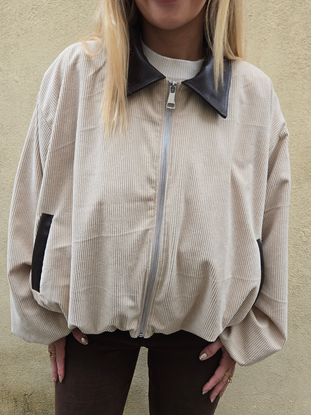 Blouson oversize beige en velours côtelé