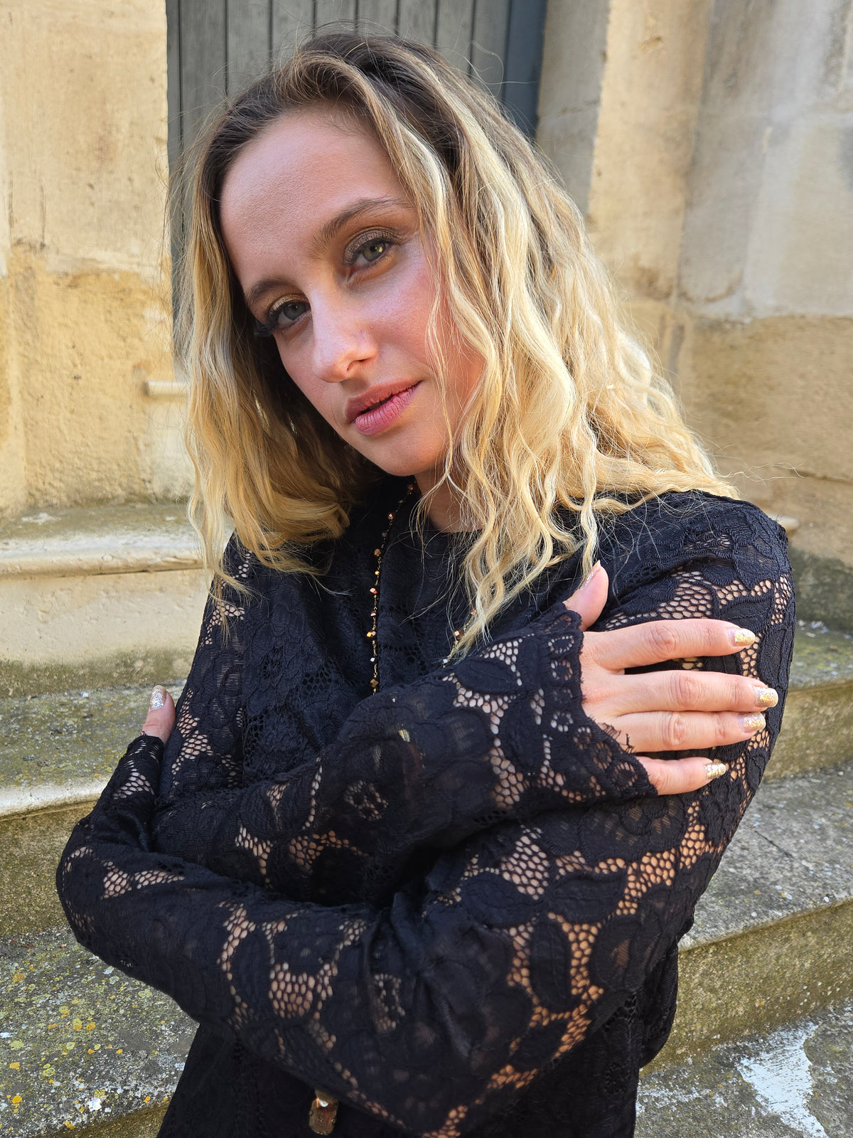Robe longue noire en dentelle