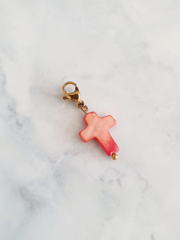 Charm croix rouge/rose - doré