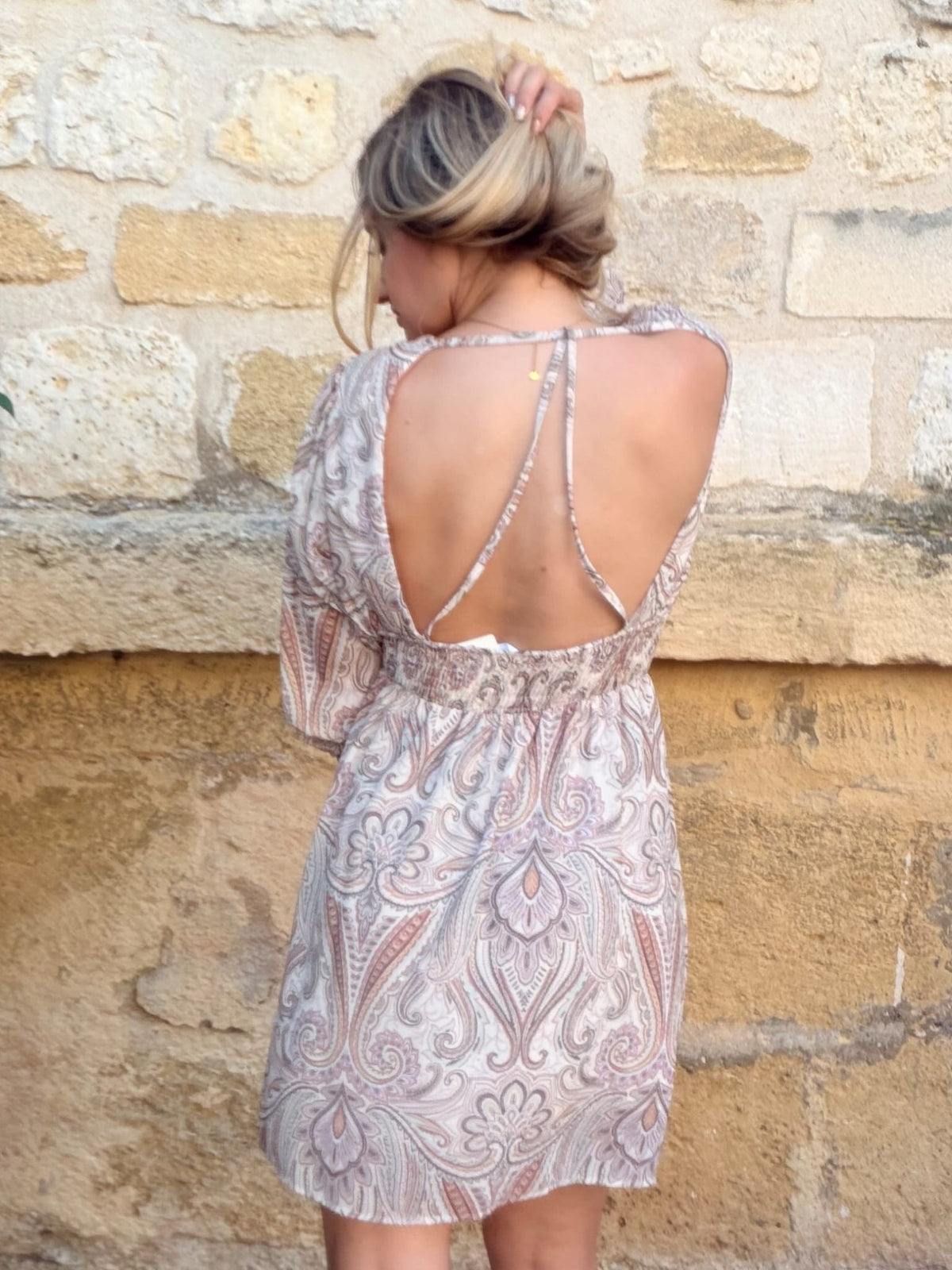Robe courte imprimée dos nu