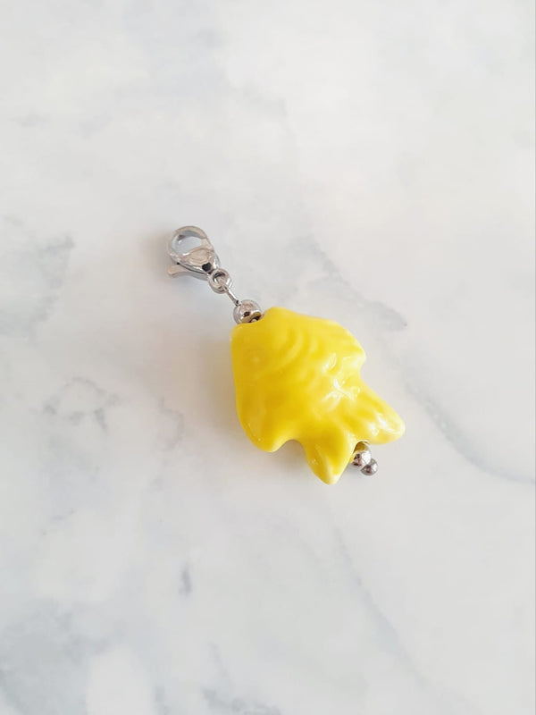 Charm poisson texturé - argenté | jaune