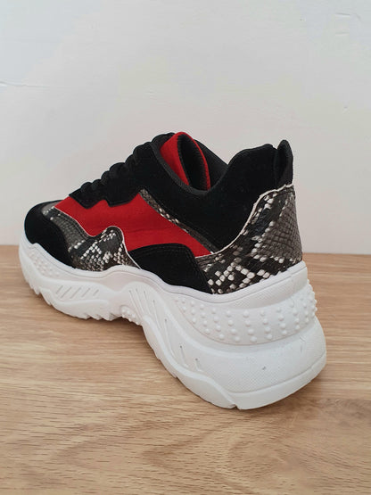 Baskets sneakers rouge & noir motif serpent