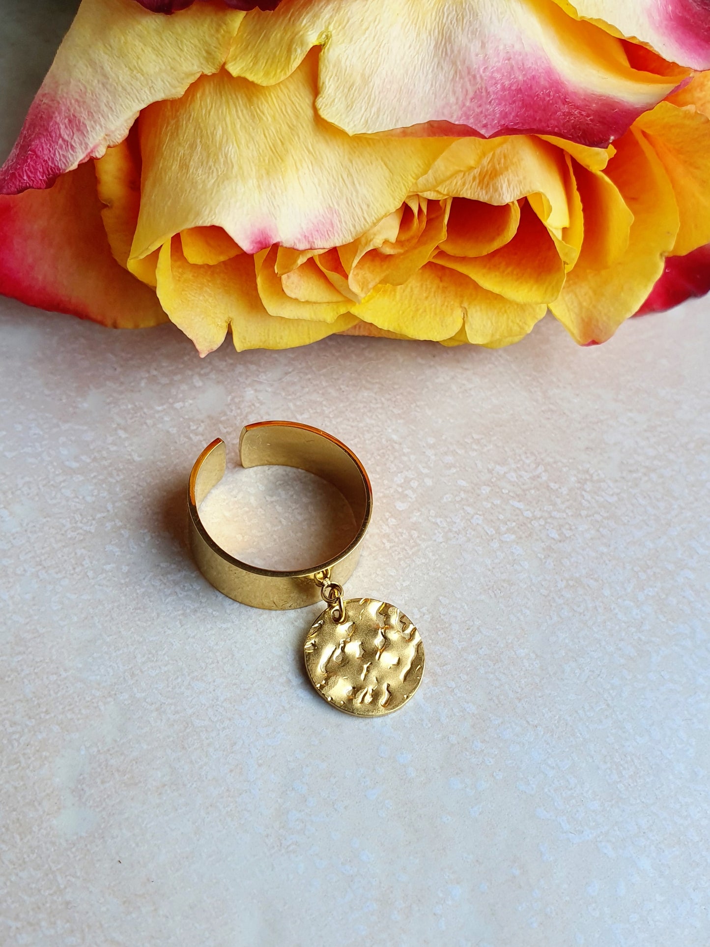 Bague pampille martelée - doré