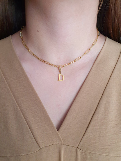 Collier initiale maillons striés - doré