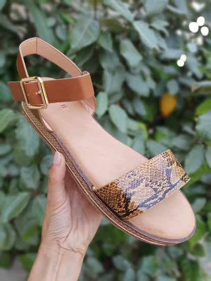 Sandales marrons à bride à imprimé serpent