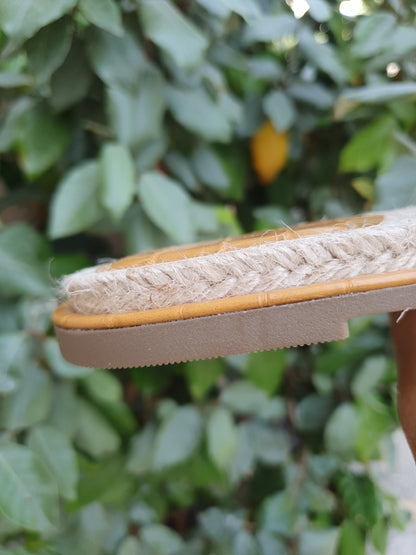 Mules jute et similicuir moutarde