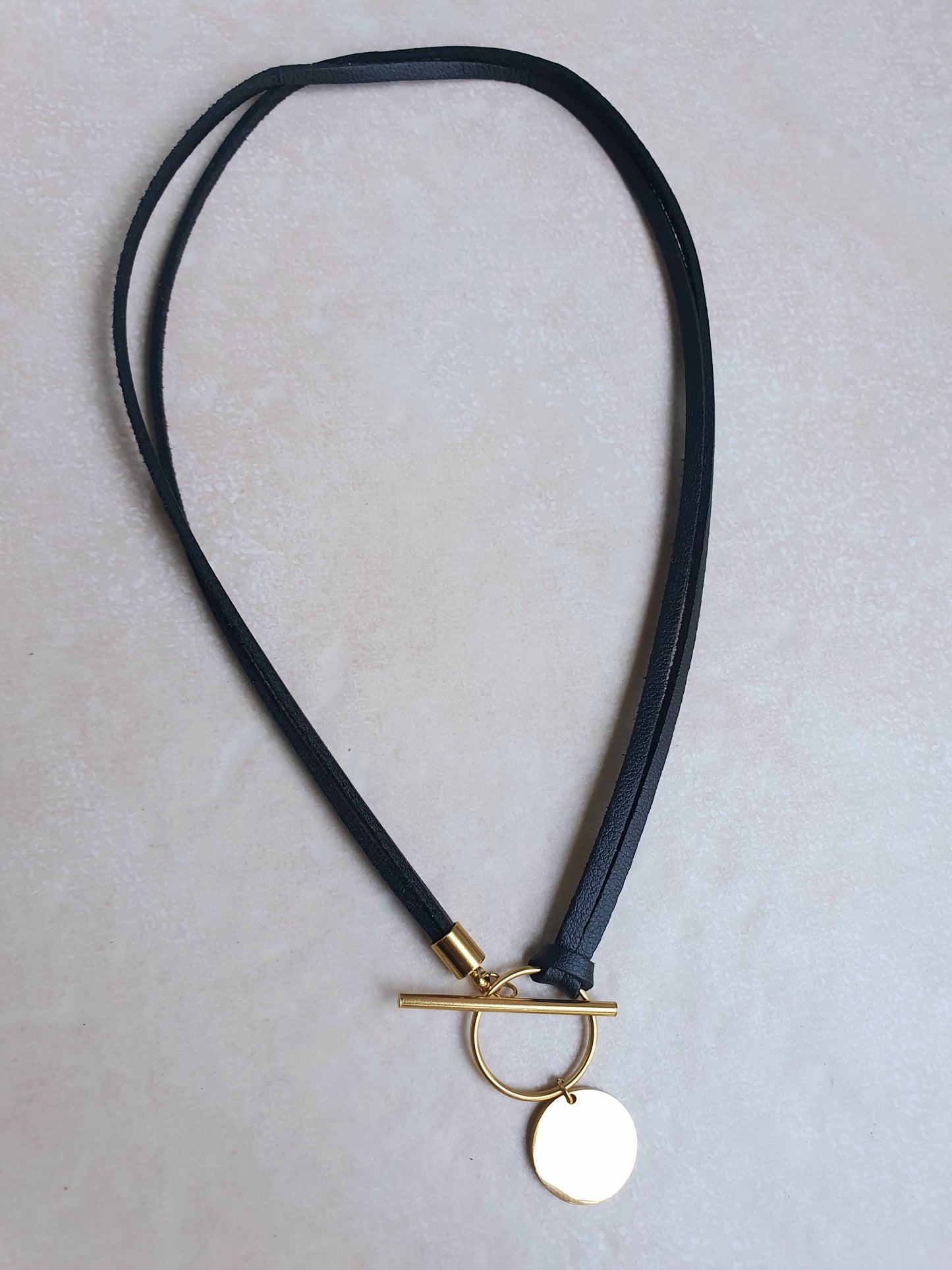 Collier pampille et cuir - doré