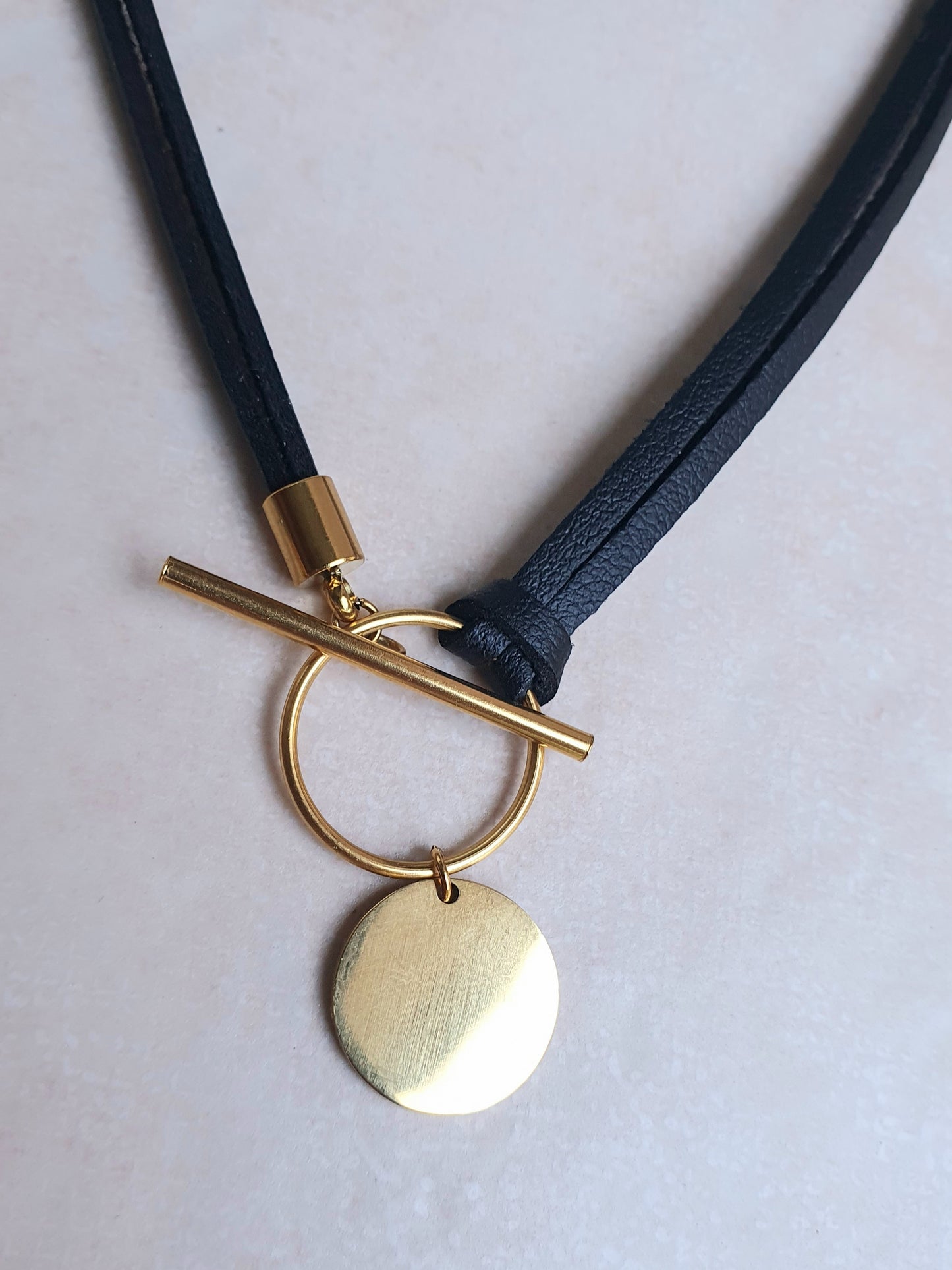 Collier pampille et cuir - doré