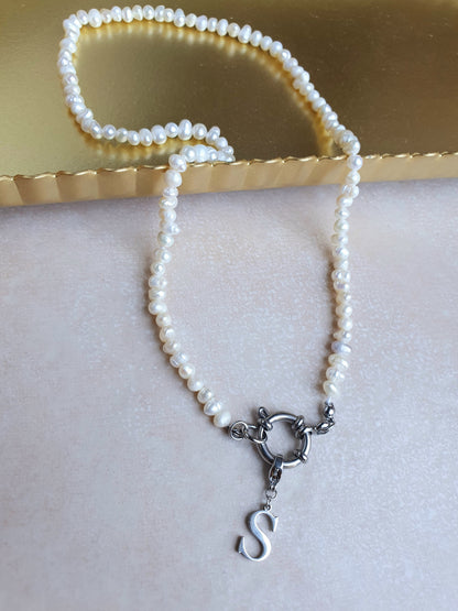 Collier en perles d'eau douce personnalisable - argenté