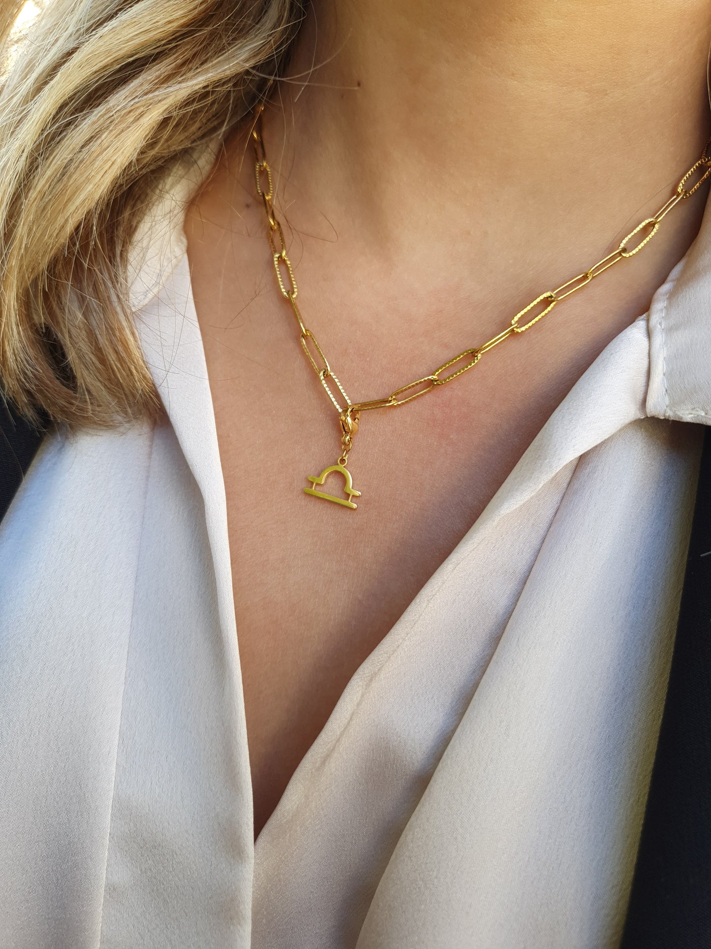Collier signe astrologique maillons striés - doré