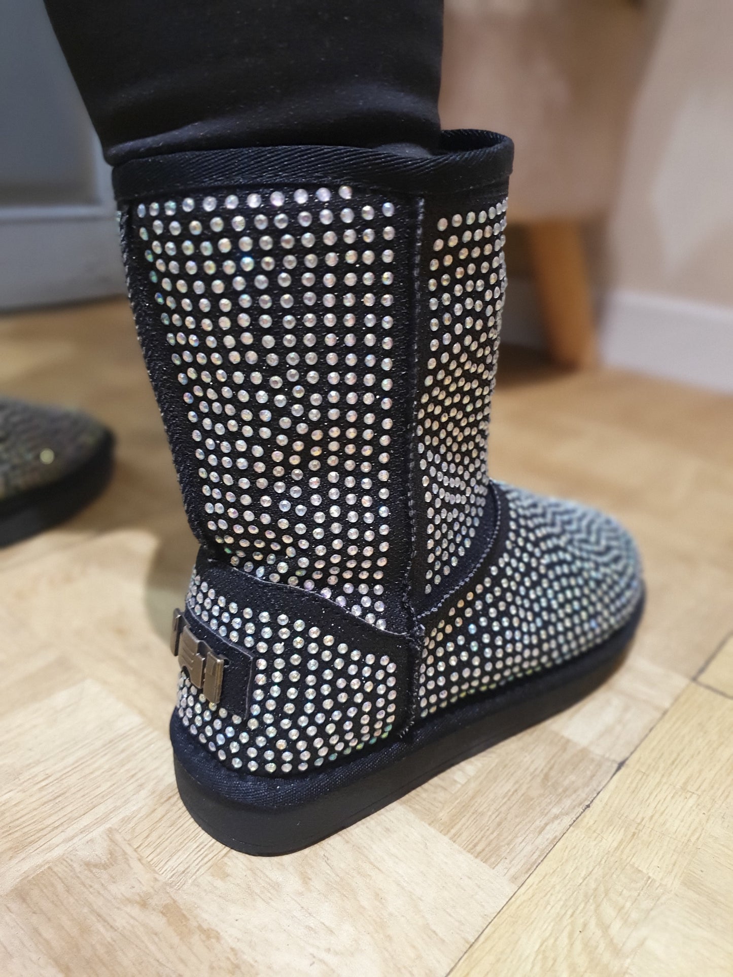 Boots fourrées strass noires