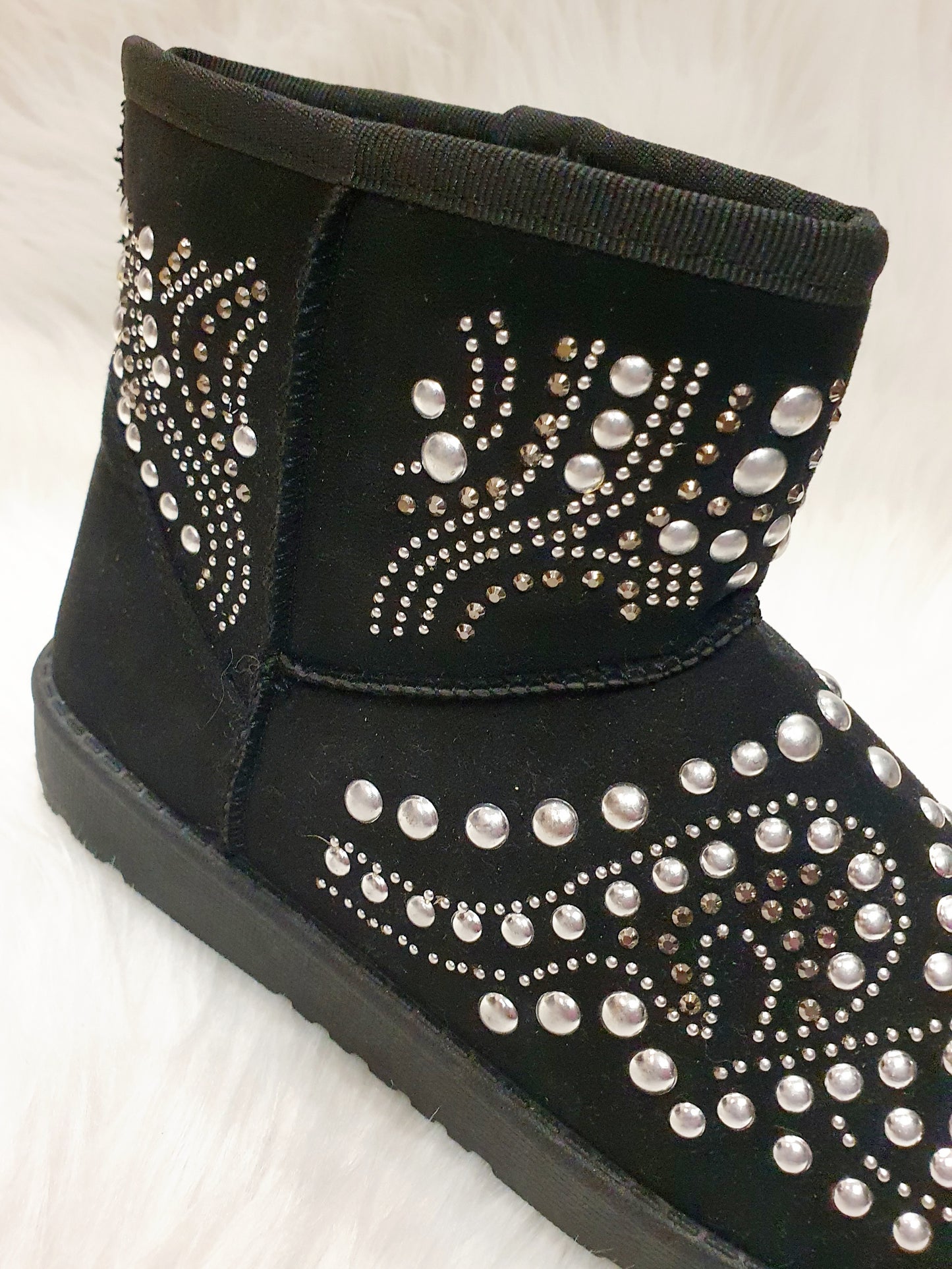 Boots fourrées cloutées noires