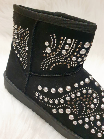 Boots fourrées cloutées noires