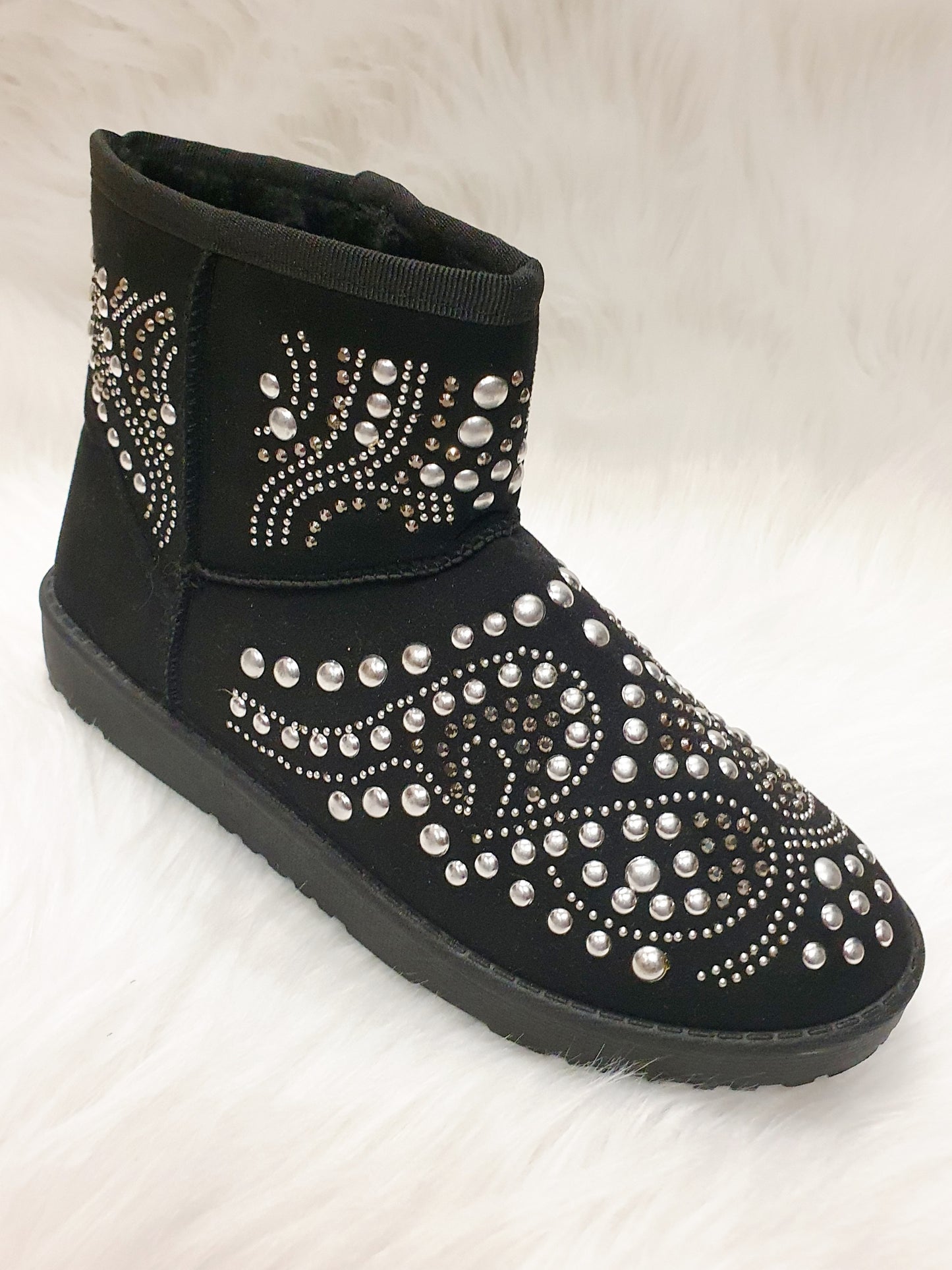 Boots fourrées cloutées noires