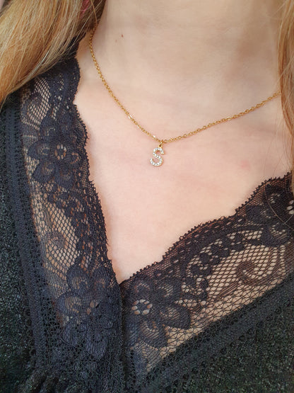 Collier initiale en strass - doré