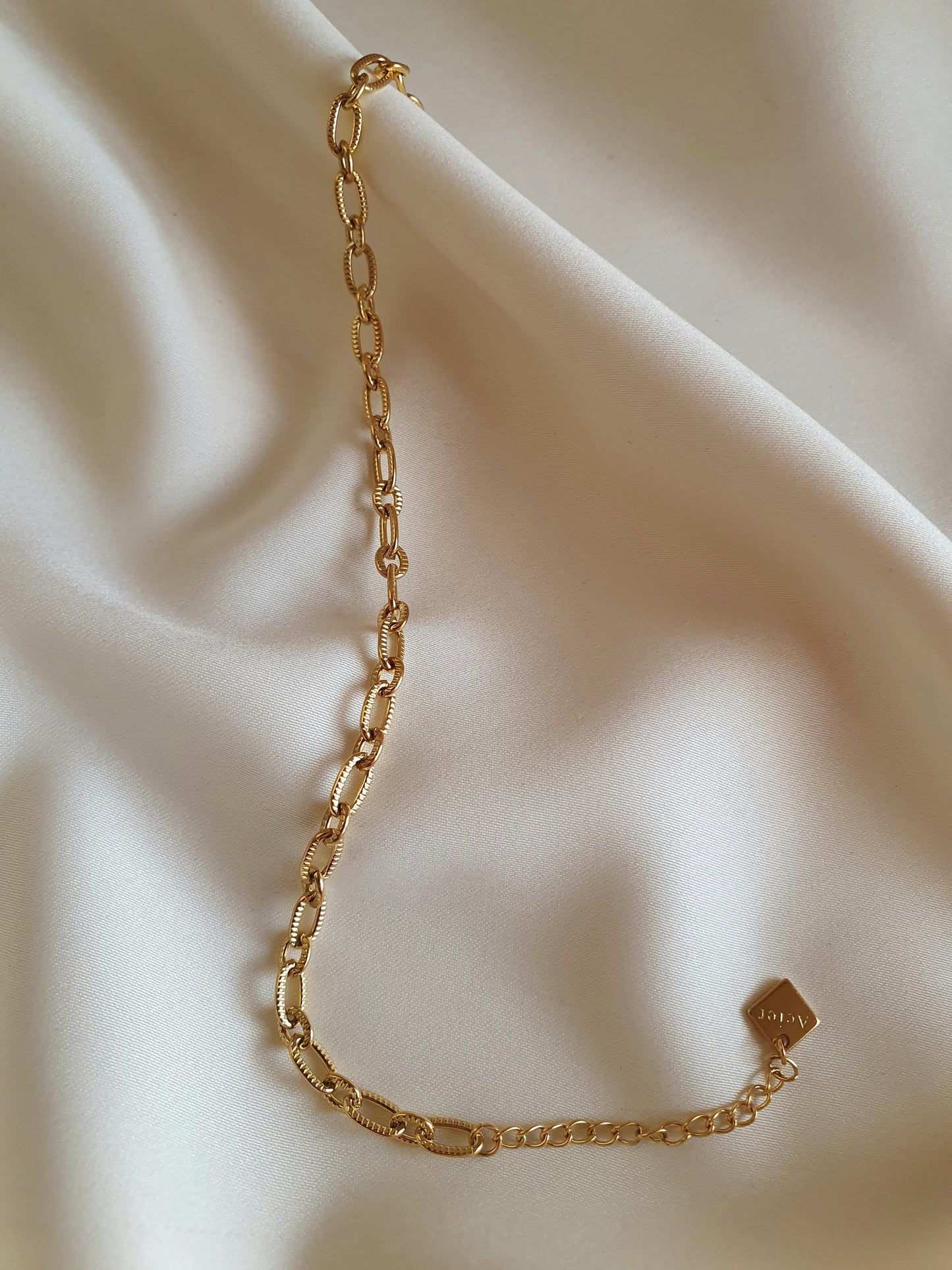 Bracelet petits maillons striés (personnalisable) - doré
