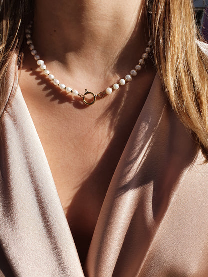 Collier en perles d'eau douce & petites perles acier (personnalisable) - doré