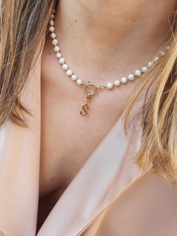 Collier en perles d'eau douce & petites perles acier (personnalisable) - doré