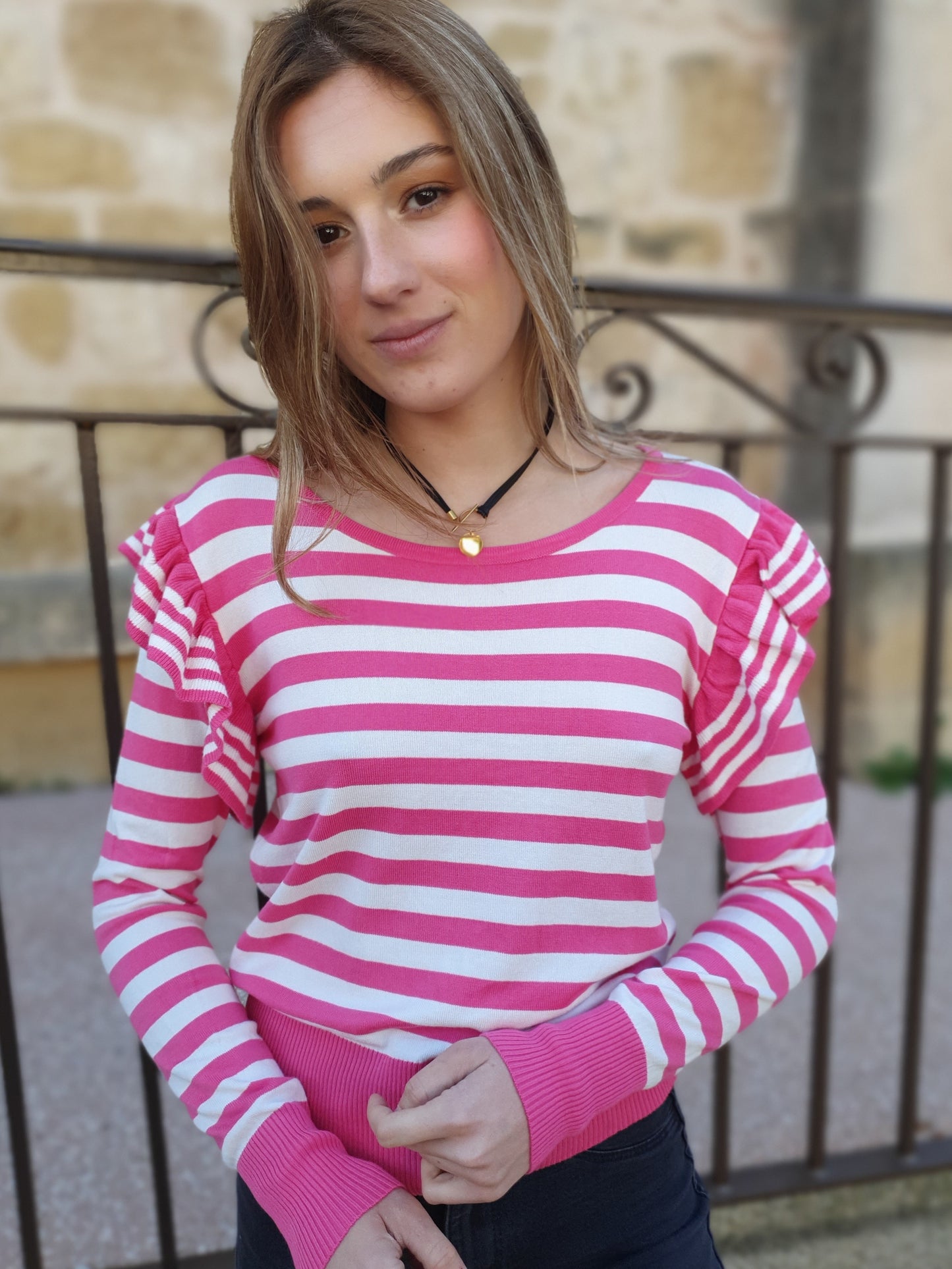 Pull fin marinière rose à volants (dernière unité en stock)