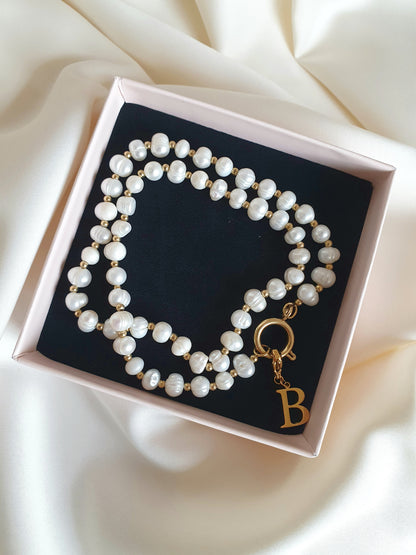 Collier en perles d'eau douce & petites perles acier (personnalisable) - doré