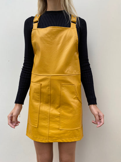 Salopette robe jaune similicuir