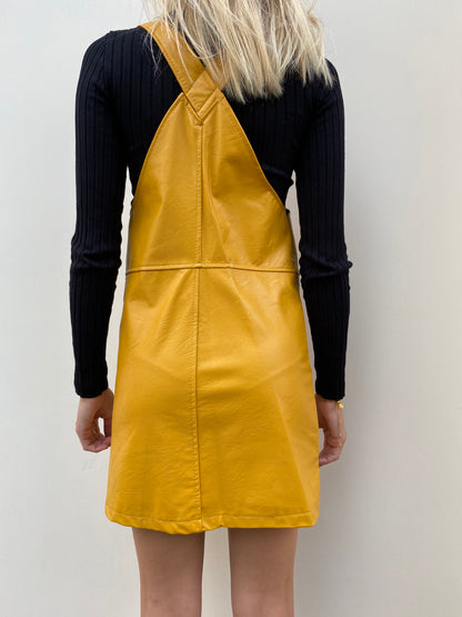 Salopette robe jaune similicuir